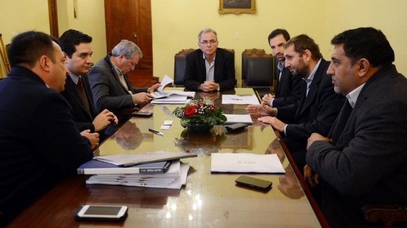 Coordinan trabajos para avanzar con la obra pública