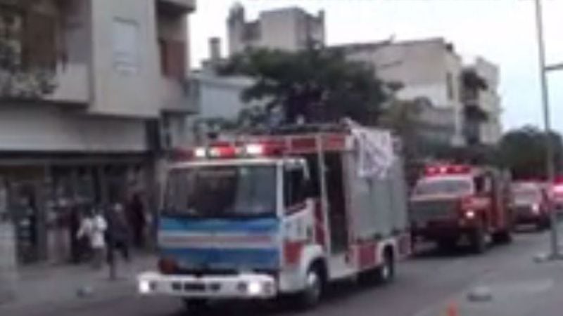 Manifestación de bomberos voluntarios pidiendo la ley