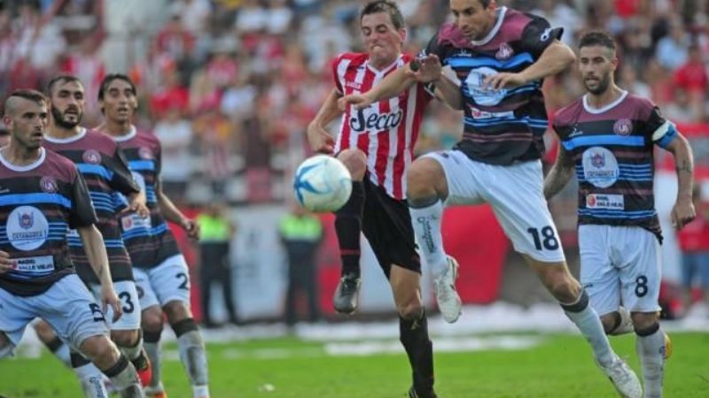 Aconquija empieza a subir el último escalón ante San Martín (T)