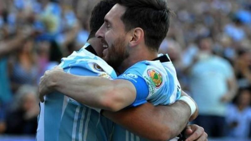 Para Messi “es un orgullo haber empatado a Batistuta"