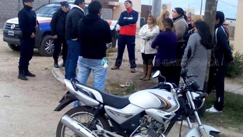 Funcionarios policiales se reunieron con vecinos de Valle Chico