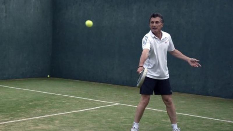Macri se lesionó jugando al paddle