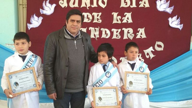 Rivera participó de acto por el Día de la Bandera