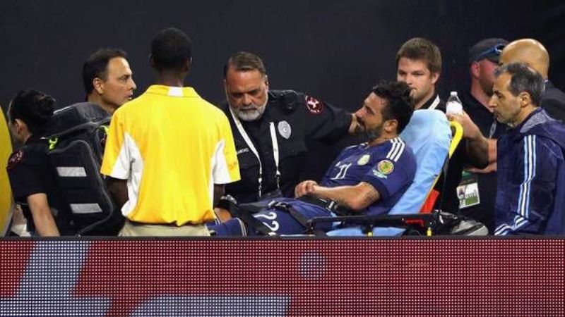 Lavezzi se fracturó y se pierde la final; Fernández está en duda