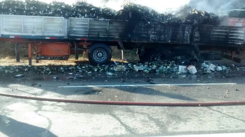Se incendió un camión con vinos en la ruta 38