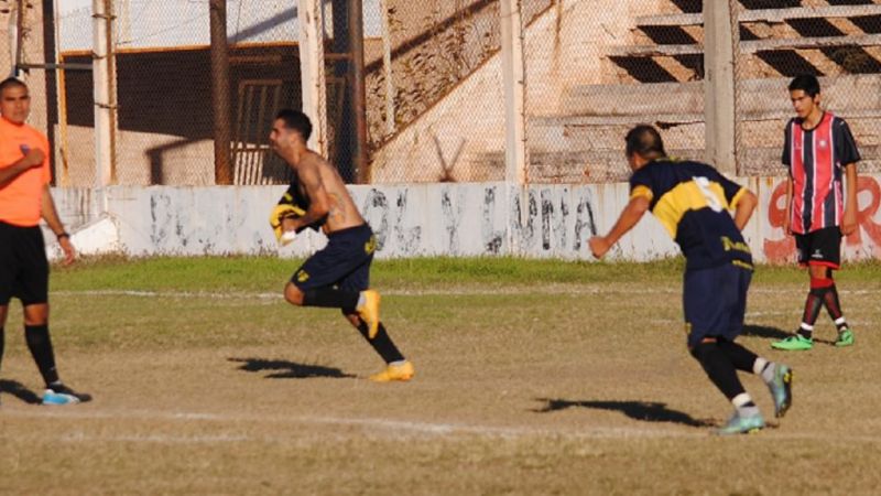 Agónicamente Social Rojas venció a Chacarita y será el rival de Obreros