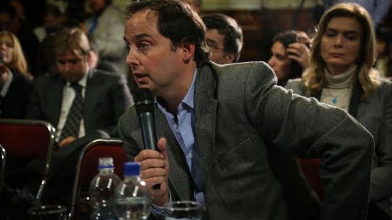 Mera le entregó a Aranguren proyecto sobre economías regionales