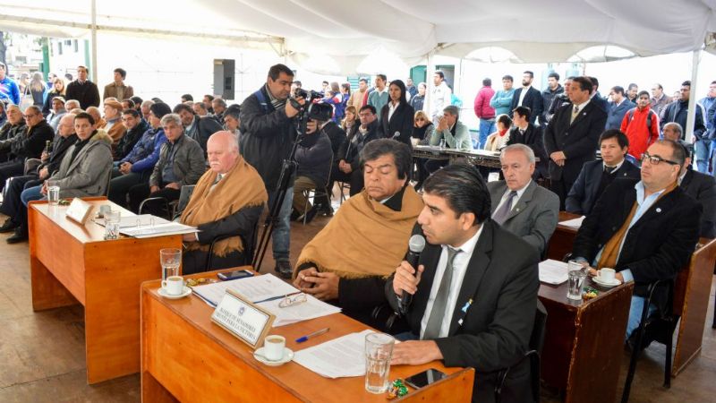 La Cámara de Senadores sesionó en la Liga Catamarqueña