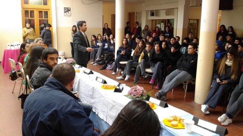 Charla de orientación vocacional en el Instituto Belgrano