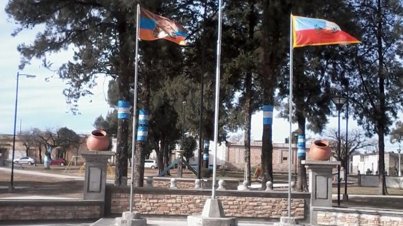 Banderas flamean en El Alto