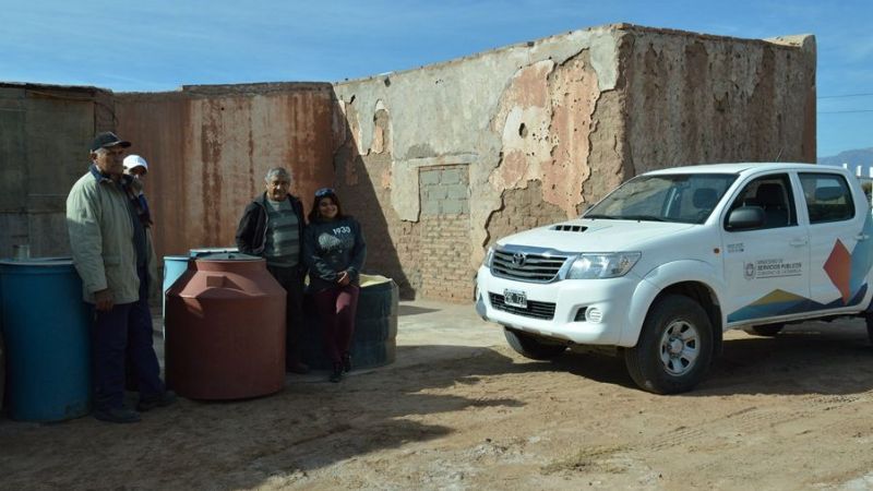 Entregaron tanques de reserva de agua en Cerro Negro