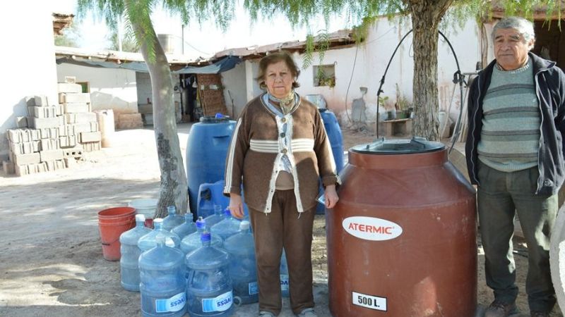 Entregaron tanques de reserva de agua en Cerro Negro