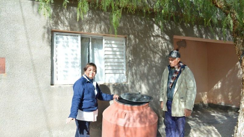 Entregaron tanques de reserva de agua en Cerro Negro