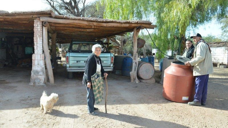 Entregaron tanques de reserva de agua en Cerro Negro