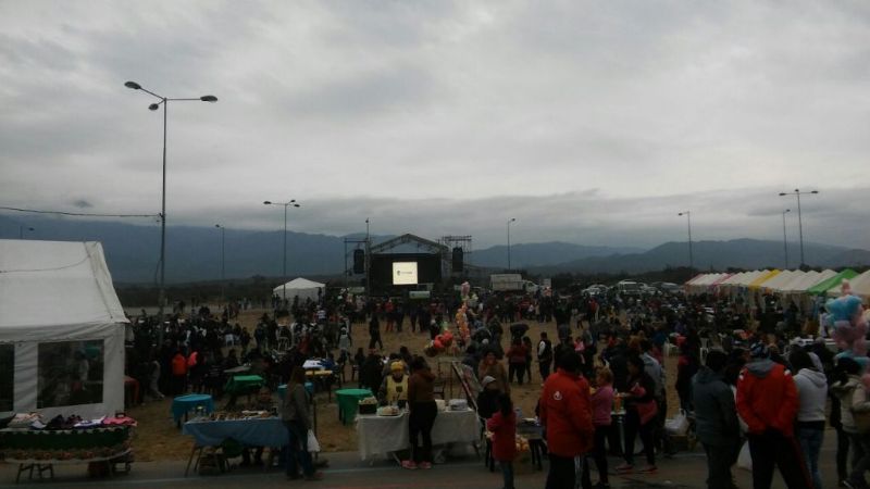 Festival de comidas típicas en el Velódromo