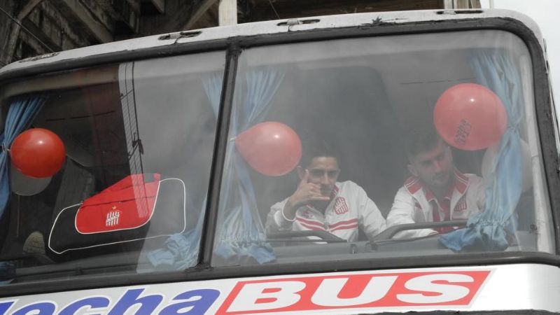 San Martín fue despedido con una caravana rumbo a Andalgalá