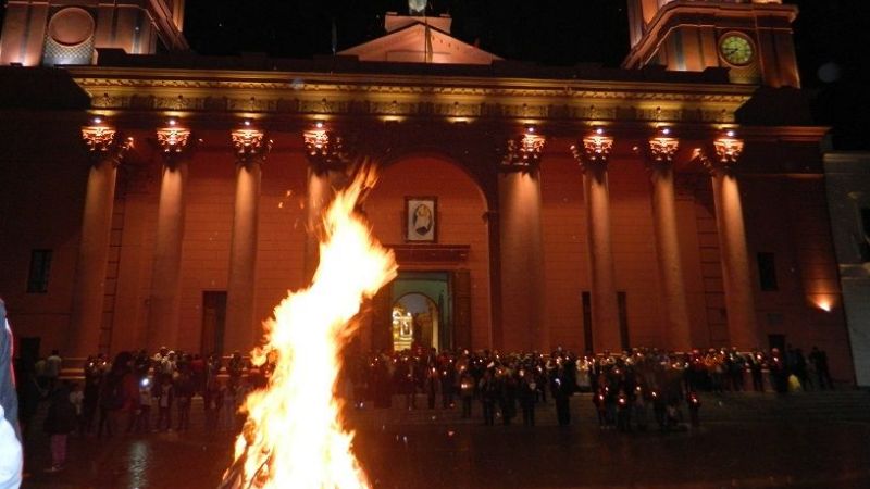 Pese al frío y la lluvia, los capitalinos  celebraron a su Patrono