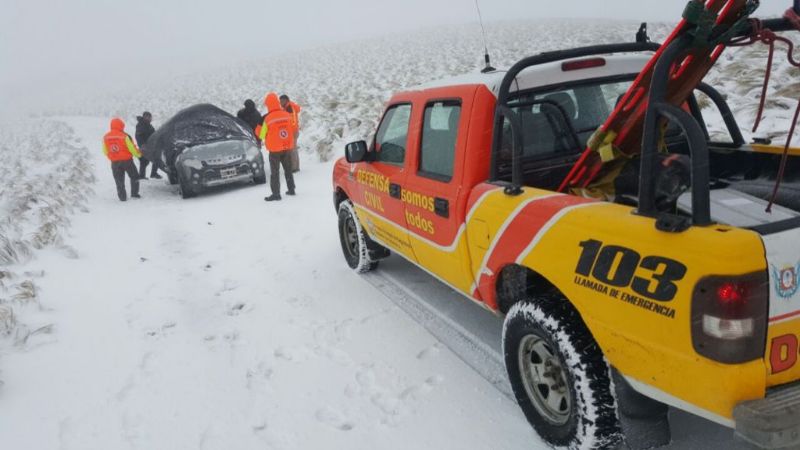 Rescataron a una familia en la Cuesta de El Portezuelo