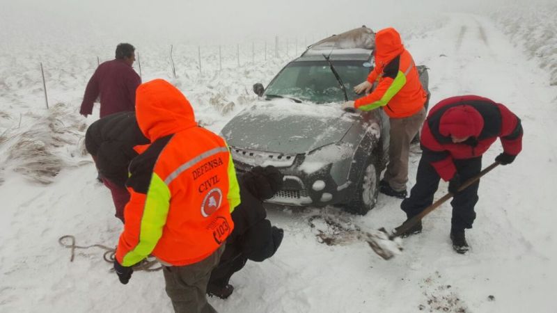 Rescataron a una familia en la Cuesta de El Portezuelo