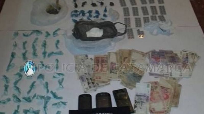 Desbaratan un kiosko de drogas y detienen a un peligroso delincuente