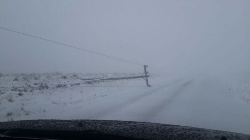 El cerro Ancasti sin luz por nevada