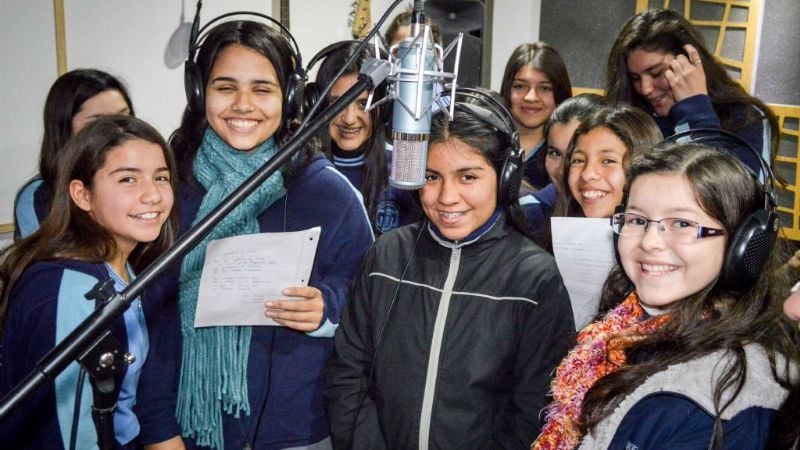 La Fray graba su Himno en el Estudio de la Cámara de Senadores