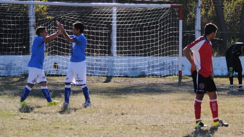Vélez “salvó la ropa” de los capitalinos en el torneo “Integración”