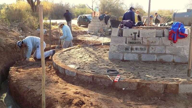 Construyen en Copacabana un monumento al Bicentenario de la Independencia