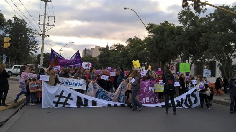 Emotiva marcha "Ni una menos"