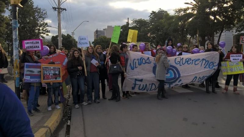 Emotiva marcha "Ni una menos"
