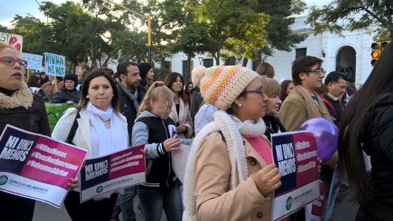 Emotiva marcha "Ni una menos"