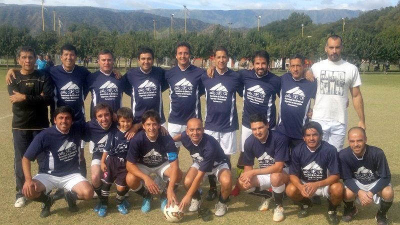 Abogados ponen a prueba el liderazgo de Contadores en Maxi