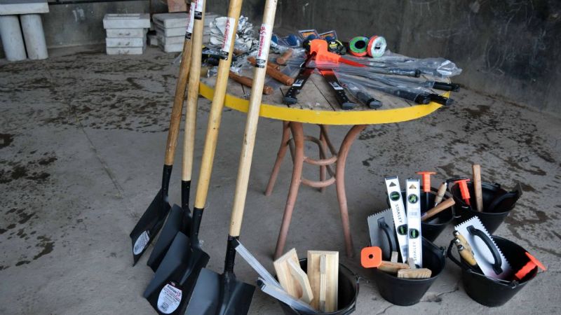 Entregan herramientas de trabajo a la delegación de "Las Pirquitas"