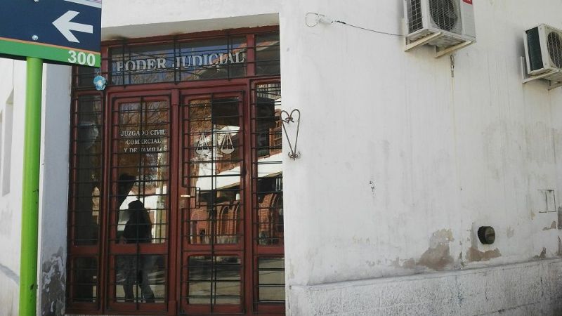 Una de las menores declaró en la Cámara Gesell y complicó la situación del profesor