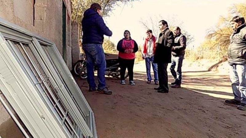 Asisten a familias tras las lluvias