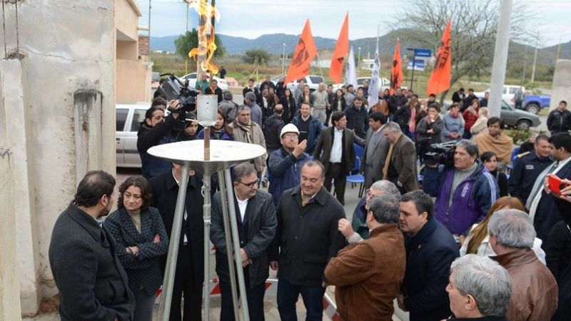 Lucía inauguró una nueva etapa de la red de gas natural en Parque América