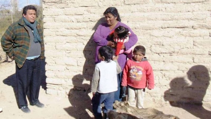 Por el intenso frío, el intendente Gómez asiste a las familias más necesitadas