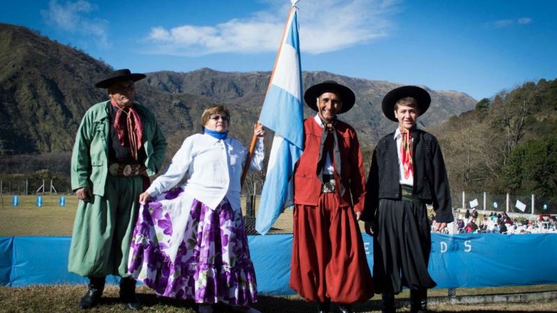 El vicegobernador encabezó actos por el Bicentenario