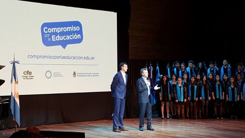 Ferreyra participó en Buenos Aires de "Compromiso por la Educación"