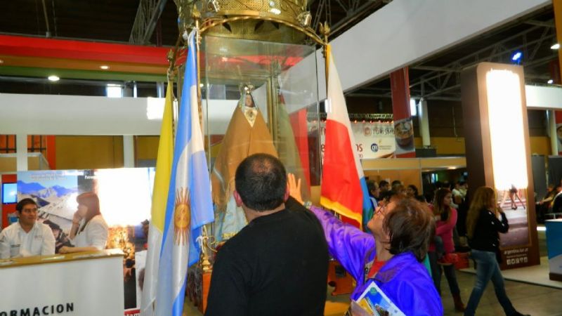 La Virgen del Valle en la apertura de la Fiesta del Poncho