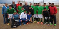 LOS JUGADORES DE FERRO recibieron las felicitaciones de Barros y Brumec.