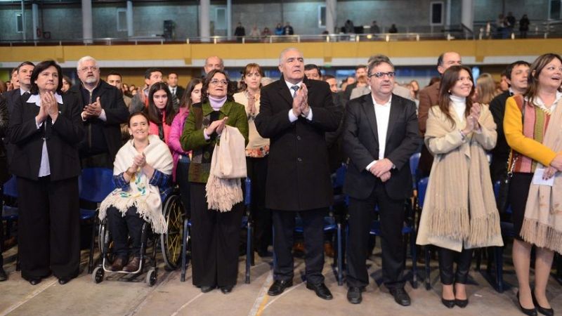 Lucía inauguró el Poncho 2016