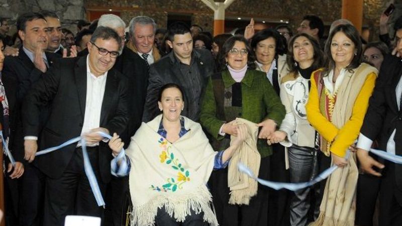 Lucía inauguró el Poncho 2016
