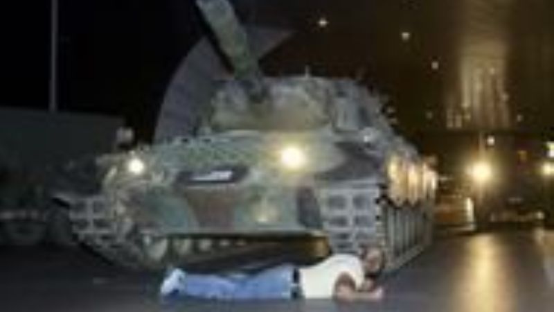 Confusión en Turquía: el golpe no tuvo éxito pero sigue el caos y hay muertos