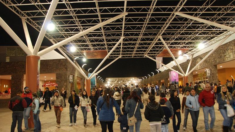 Arrestan a tres jóvenes en la Comisaría del Poncho