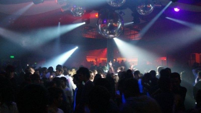 Se fue a bailar, dejó a su hijo solo y se incendió la casa