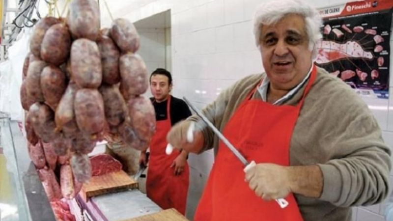 "Etchevehere es un pelotudo bárbaro, tiene la mirada de los ricos"