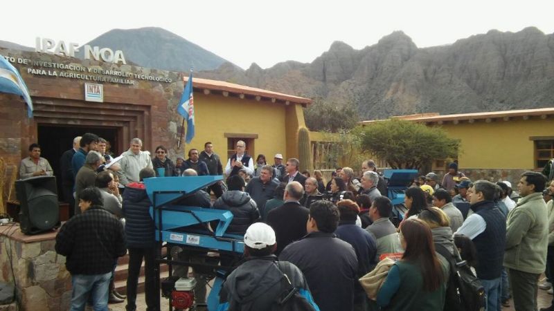 Se entregaron maquinarias para la pos cosecha de quínoa