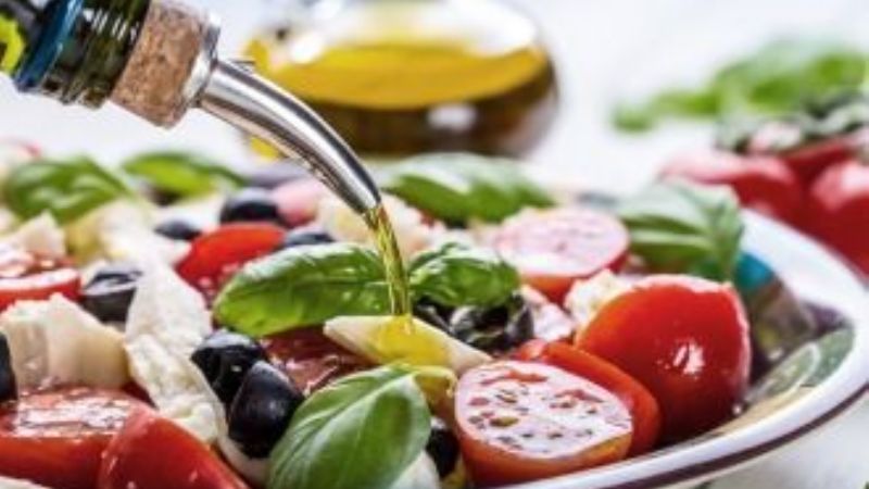 "La botella de aceite va a subir tres veces", anticipan desde el sector