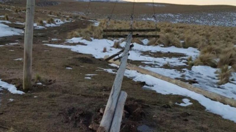 Estiman que en un mes más completarán la reparación de la línea del cerro Ancasti